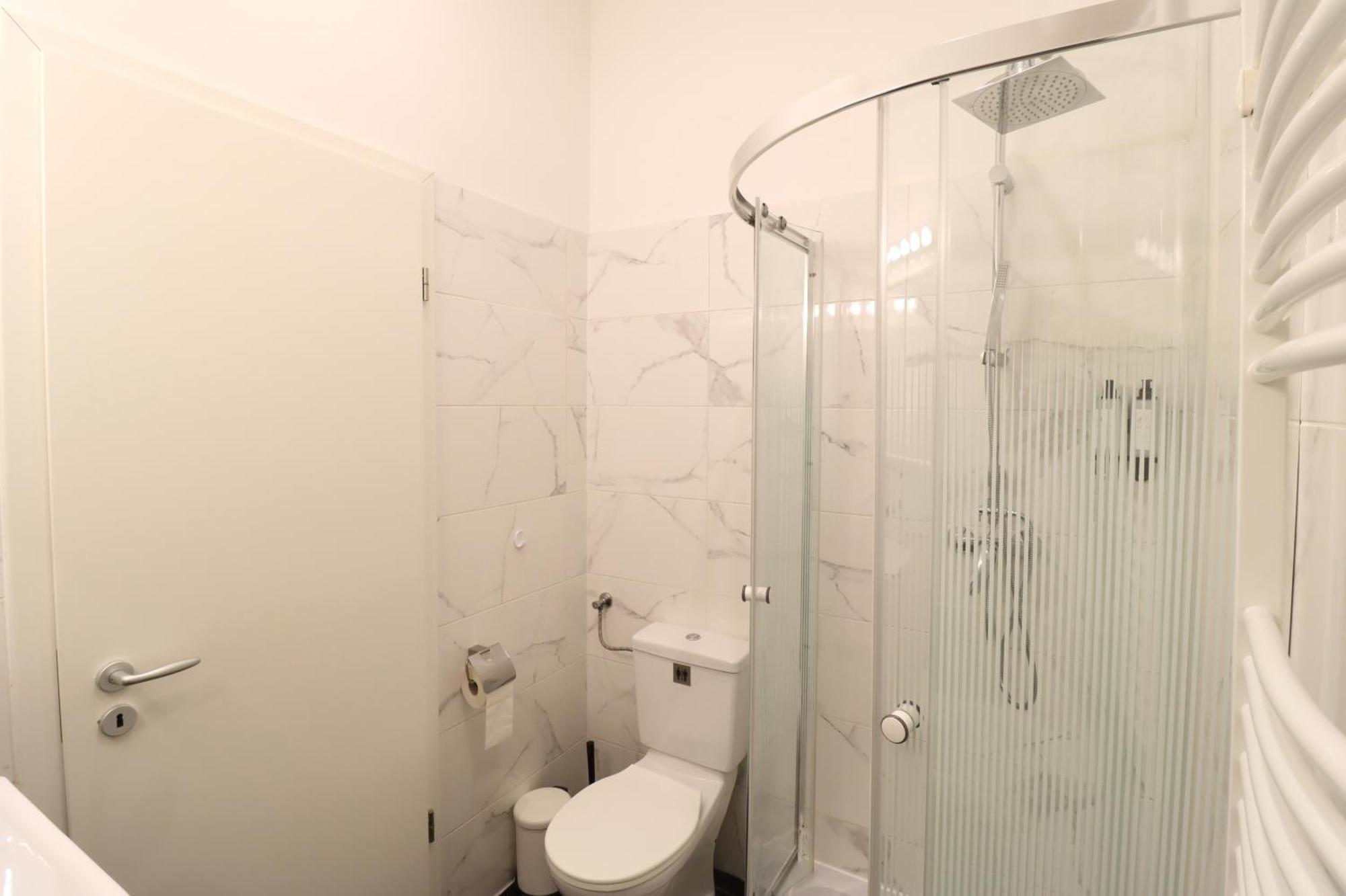 A13 Downtown Apartments With Parking Budapest Exteriör bild