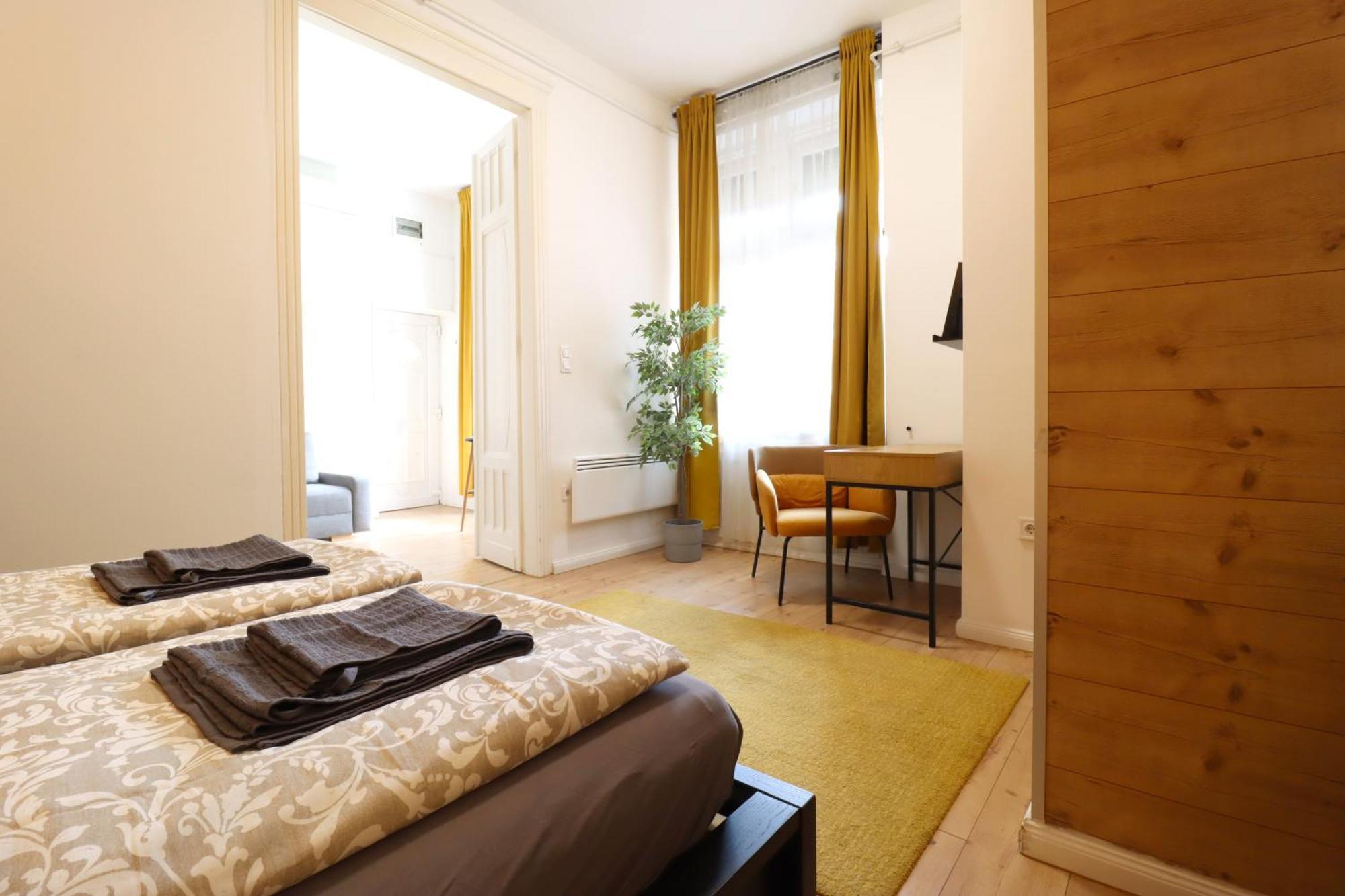 A13 Downtown Apartments With Parking Budapest Exteriör bild